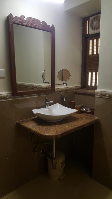 Casa Menezes - A Heritage Goan Homestay Bambolim Room photo
