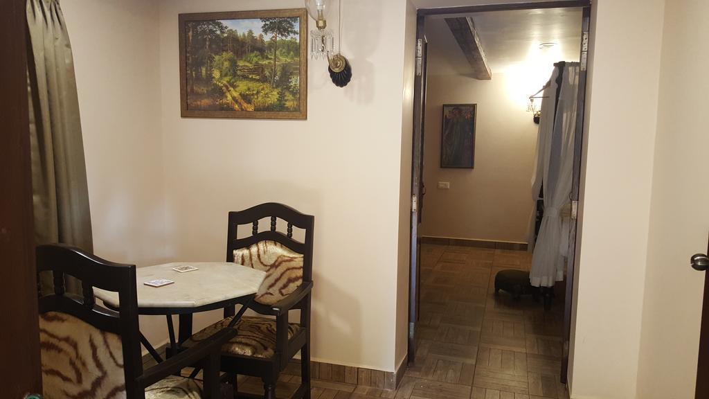 Casa Menezes - A Heritage Goan Homestay Bambolim Room photo