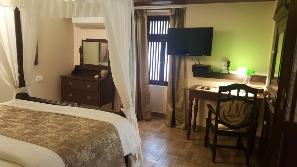 Casa Menezes - A Heritage Goan Homestay Bambolim Room photo