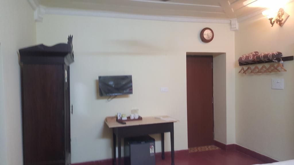 Casa Menezes - A Heritage Goan Homestay Bambolim Room photo