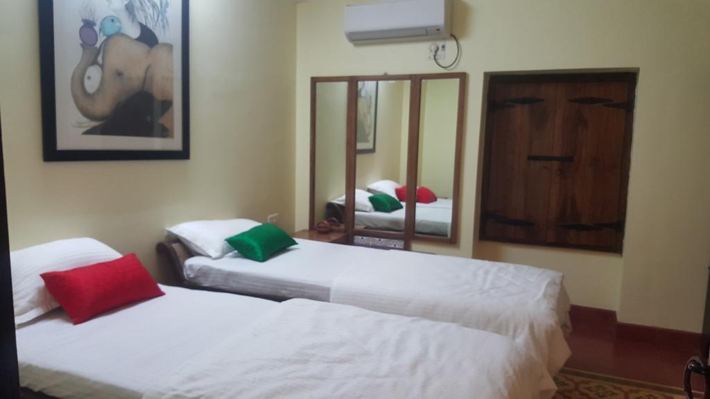 Casa Menezes - A Heritage Goan Homestay Bambolim Room photo