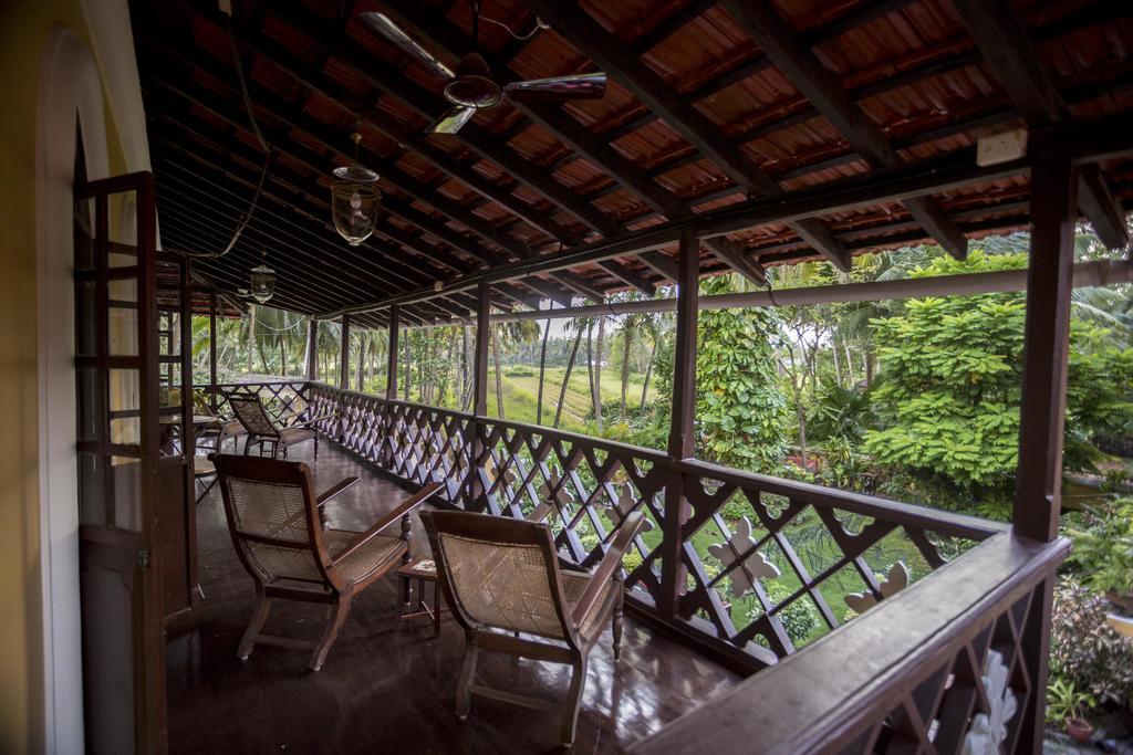 Casa Menezes - A Heritage Goan Homestay Bambolim Room photo