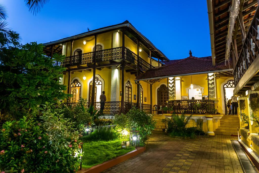 Casa Menezes - A Heritage Goan Homestay Bambolim Exterior photo