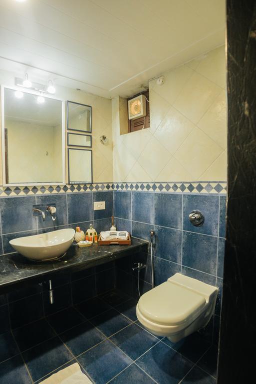 Casa Menezes - A Heritage Goan Homestay Bambolim Exterior photo