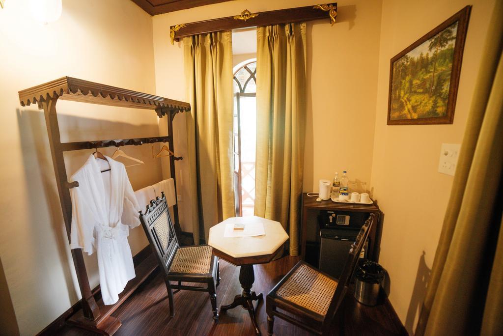 Casa Menezes - A Heritage Goan Homestay Bambolim Exterior photo