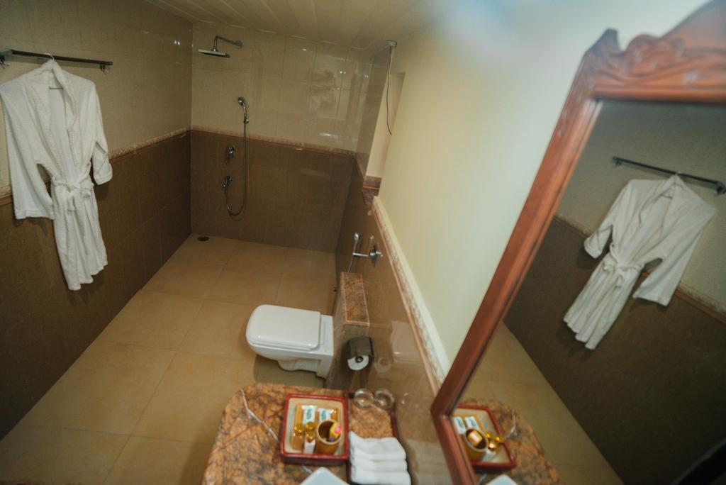 Casa Menezes - A Heritage Goan Homestay Bambolim Exterior photo