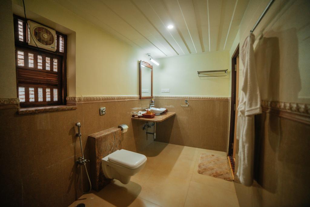 Casa Menezes - A Heritage Goan Homestay Bambolim Exterior photo